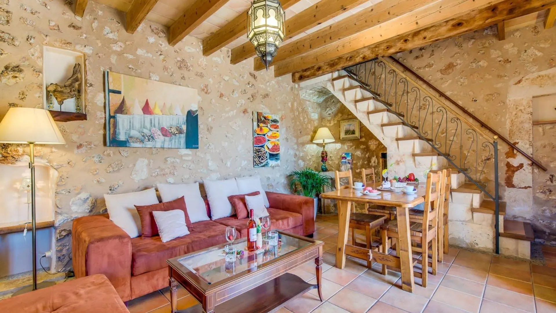 Charming Country House With Pool View location